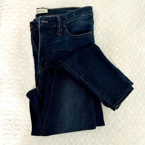 Madewell size 30 9” mid-rise skinny jeans